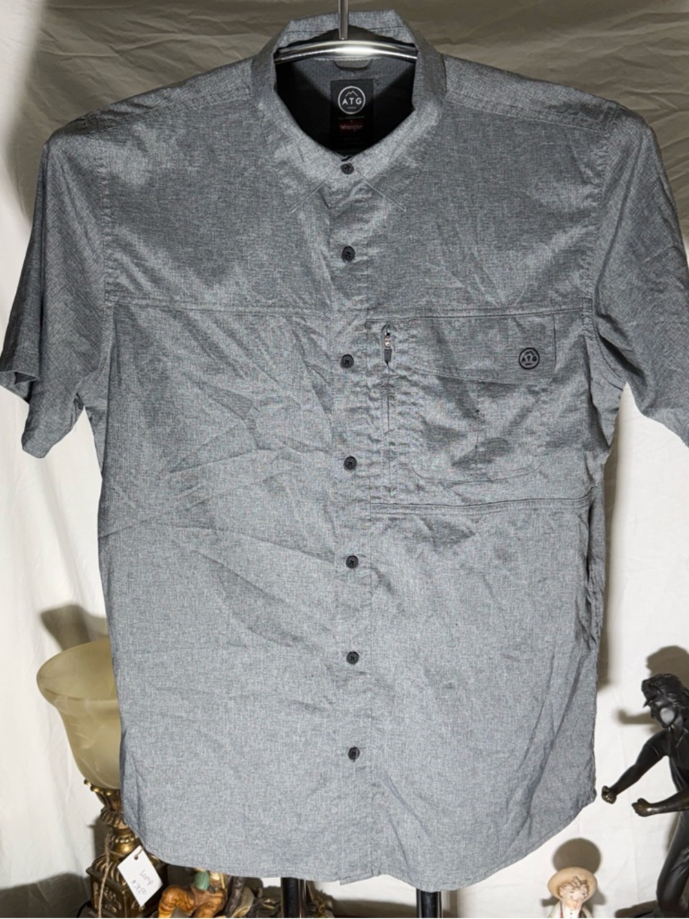 Wrangler Short Sleeve Button-Down Shirt in Heather Gray